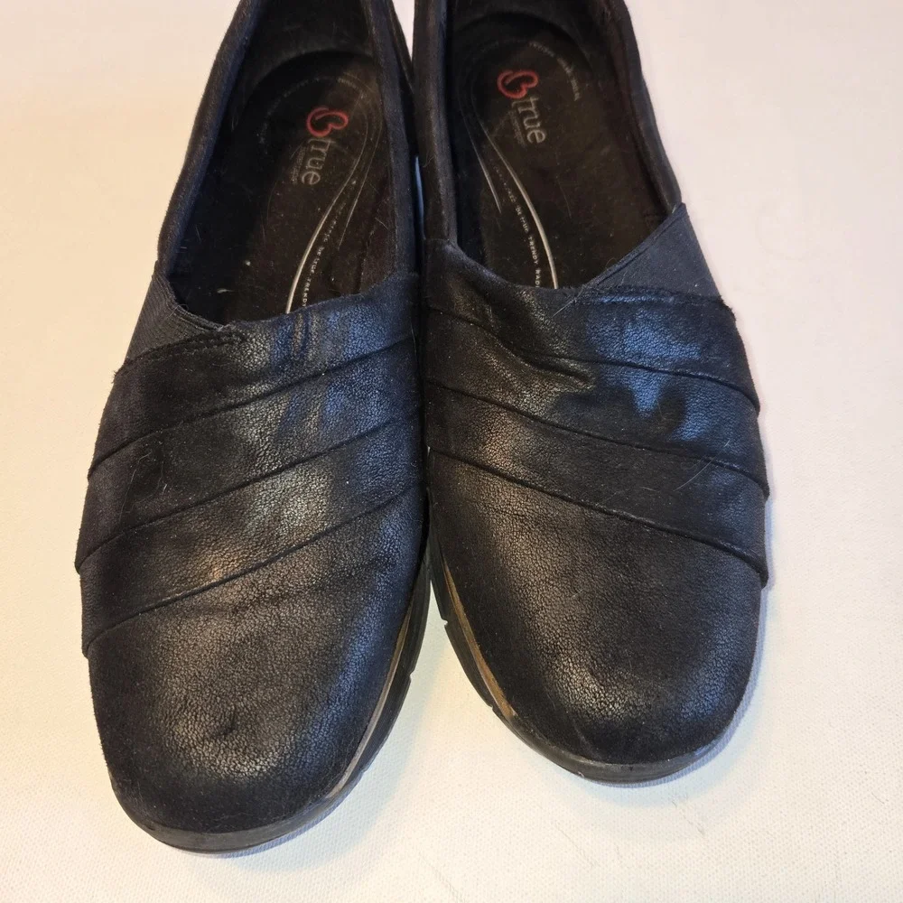 True Baretraps Gisela Black Low Wedge Slip‎ On Comfort Womens Loafer Shoe 9